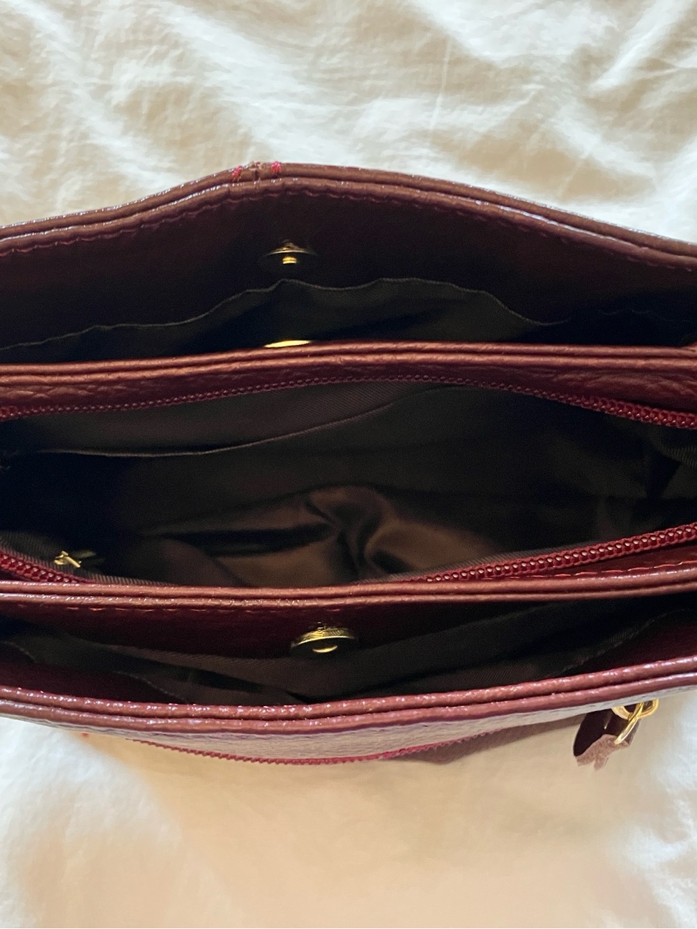 OYAni pebbled Leather Crossbody Bag in Deep Burgundy - - Picture 4 of 6